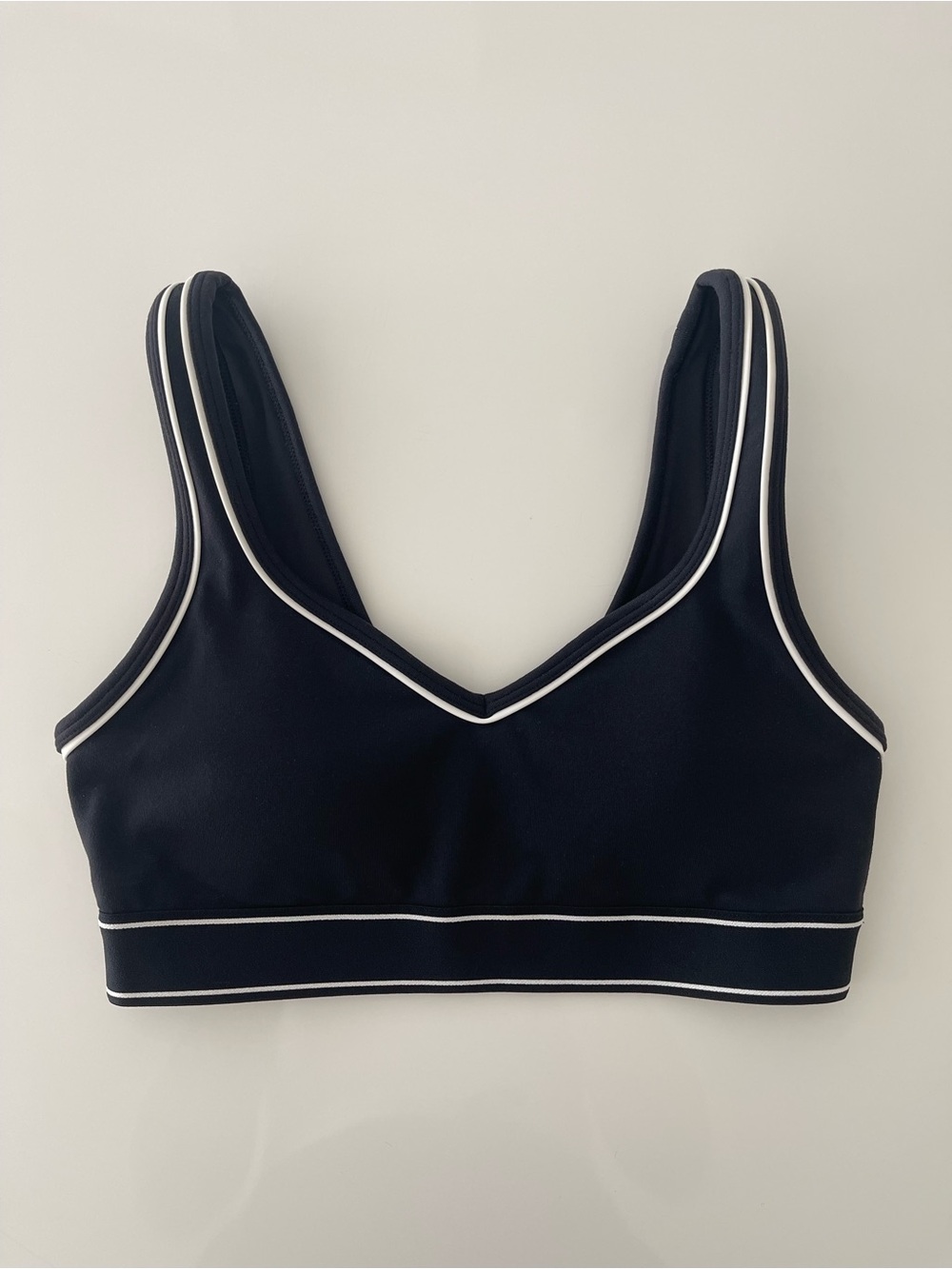 Aritzia Golden LIFE Tiebreak Sports Bra